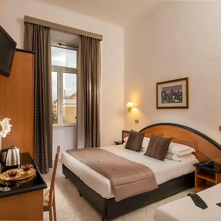 Hotel Sonya 3*